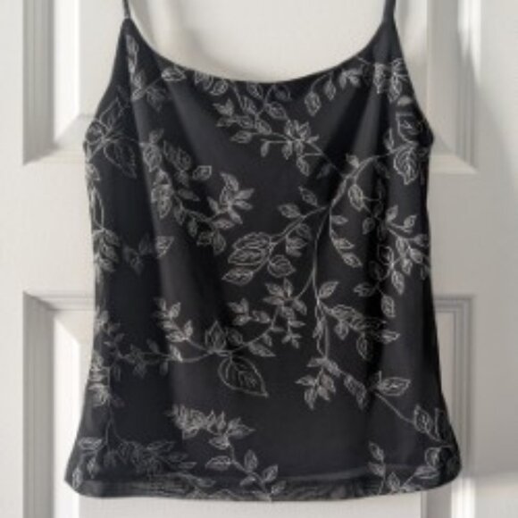 Back camisole top with white flowers - Picture 1 of 6